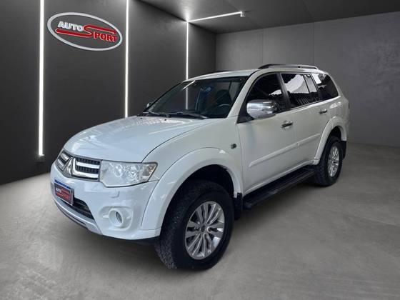 MITSUBISHI PAJERO DAKAR 3.2 HPE 4X4 7 LUGARES 16V TURBO INTERCOOLER DIESEL 4P AUTOMÁTICO MITSUBISHI PAJERO DAKAR 3.2 HPE 4X4 7 LUGARES 16V TURBO INTERCOOLER DIESEL 4P AUTOMÁTICO